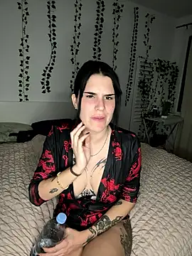 Snapshot of julieeeeee75 chatting on 01-13-26, 12:16 julieeeeee75 online show from 01-13-26, 12:16