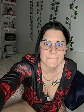 Snapshot of julieeeeee75 chatting on 01-13-26, 10:37 julieeeeee75 online show from 01-13-26, 10:37