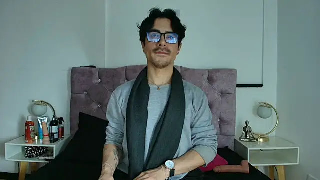 Ethan Briggs  online show from 03-03-26, 03:34