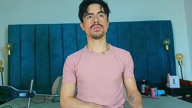 Ethan Briggs  online show from 03-29-26, 03:39