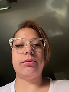 Snapshot of Pretty__Milf chatting on 07-11-26, 09:56 Pretty Milf online show from 07-11-26, 09:56