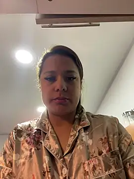 Snapshot of Pretty__Milf chatting on 07-19-26, 02:43 Pretty Milf online show from 07-19-26, 02:43