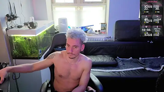 Rayzel White online show from 02-08-26, 02:42