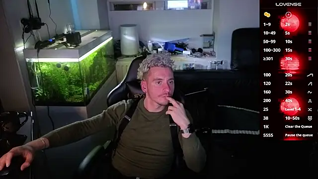 Rayzel White online show from 02-11-26, 09:53