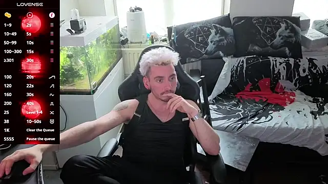 Rayzel White online show from 04-18-26, 11:58