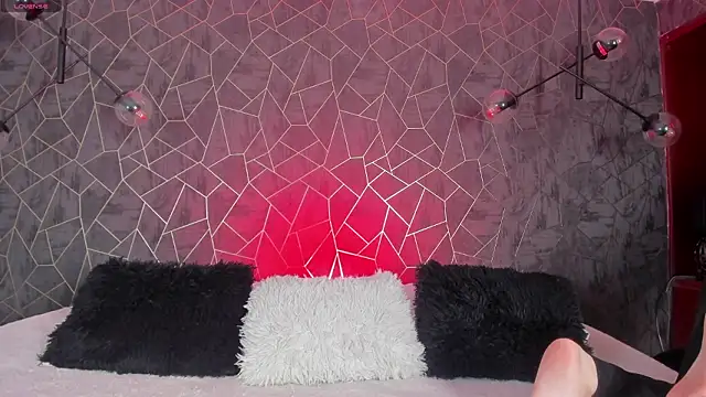 tiarha 18 online show from 02-27-26, 08:47