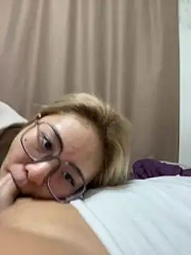 Snapshot of Alex-power chatting on 04-01-26, 10:27 Alex-power online show from 04-01-26, 10:27