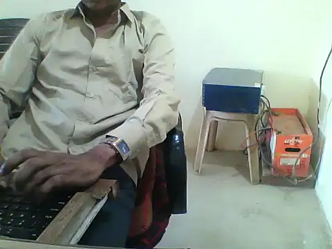 Snapshot of dream_king_1985 chatting on 02-16-26, 06:31 dream king 1985 online show from 02-16-26, 06:31