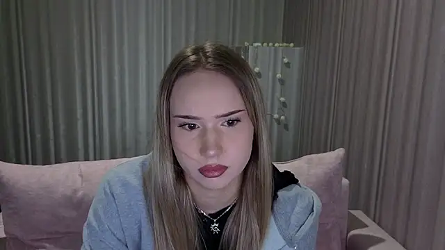 White  a  Black online show from 01-15-26, 09:36