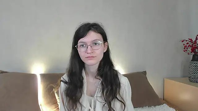 ThoraMarola online show from 03-31-26, 05:08