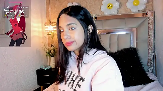 Snapshot of Estrellaa_1 chatting on 02-16-26, 01:29 Estrellaa 1 online show from 02-16-26, 01:29