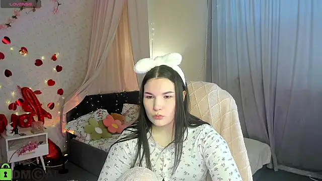 Snapshot of Mira_Silk chatting on 02-28-26, 03:51 Mira Silk online show from 02-28-26, 03:51