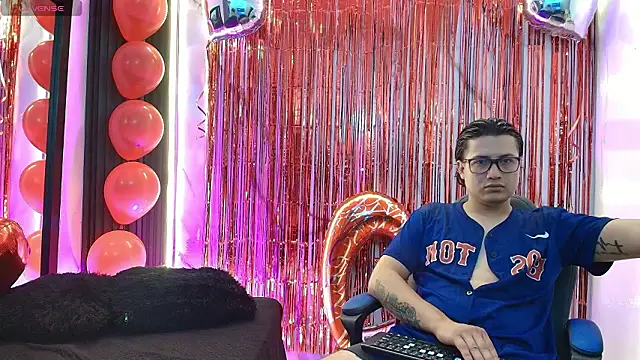 Danner Alaia online show from 02-13-26, 08:49