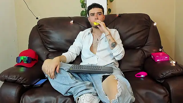 Snapshot of Salvattore_Muller chatting on 02-21-26, 02:34 Salvattore Muller online show from 02-21-26, 02:34