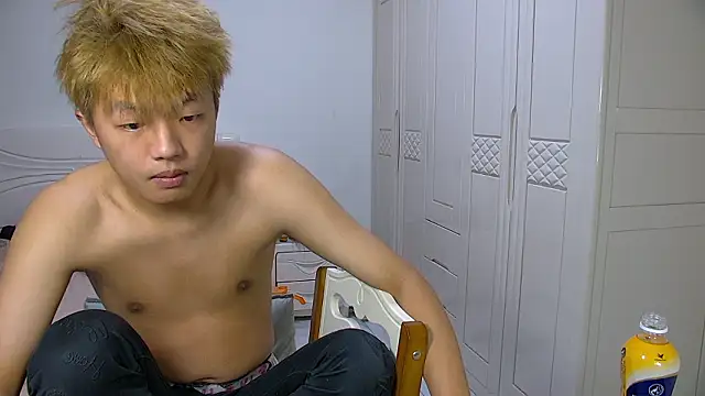 Chocolates-001 online show from 02-19-26, 05:14