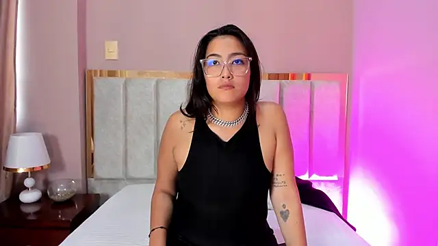 Snapshot of BelllaStone chatting on 01-15-26, 06:55 BelllaStone online show from 01-15-26, 06:55