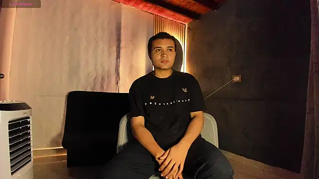 Snapshot of Alex_NovaX1 chatting on 01-14-26, 01:39 Alex NovaX1 online show from 01-14-26, 01:39