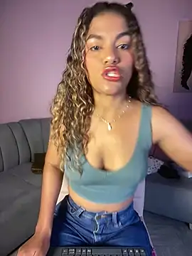 Snapshot of AngelPinkk_ chatting on 03-18-26, 02:15 AngelPinkk online show from 03-18-26, 02:15