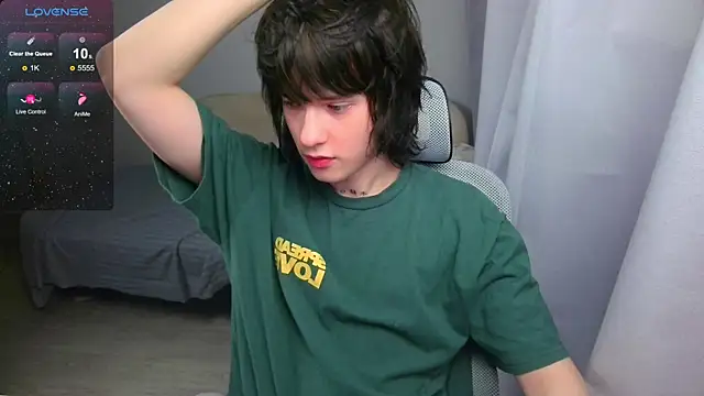 LeonBoykisser online show from 05-09-26, 03:50