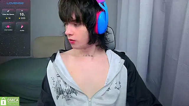 LeonBoykisser online show from 05-22-26, 02:19
