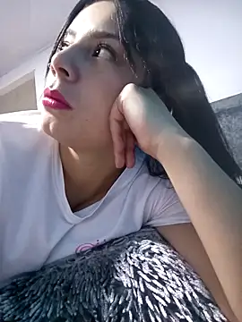 Snapshot of adhara_montiel_ chatting on 02-14-26, 01:57 adhara montiel online show from 02-14-26, 01:57