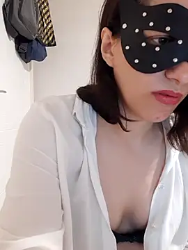 Snapshot of Defne03 chatting on 07-12-26, 10:56 Defne03 online show from 07-12-26, 10:56