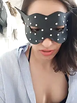 Snapshot of Defne03 chatting on 07-16-26, 12:11 Defne03 online show from 07-16-26, 12:11