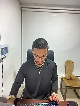 juanlouis pierre online show from 02-13-26, 11:45