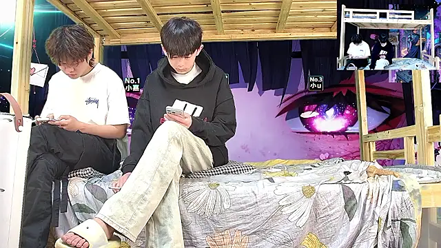 xiaohuangren01 online show from 03-05-26, 04:19