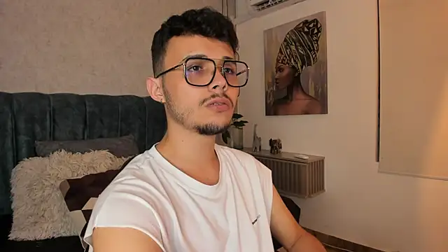 Snapshot of Alhan_Twink chatting on 07-09-26, 04:49 Alhan Twink online show from 07-09-26, 04:49