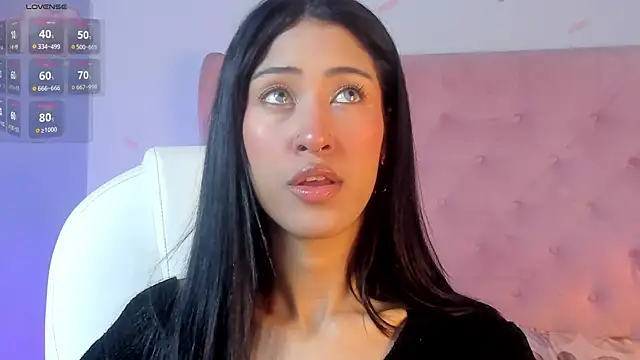 Snapshot of internett_sweetheart chatting on 04-23-26, 05:19 internett sweetheart online show from 04-23-26, 05:19