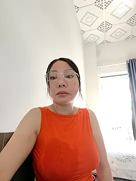 Snapshot of Famrita chatting on 05-07-26, 12:49 Famrita online show from 05-07-26, 12:49