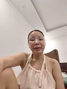 Snapshot of Famrita chatting on 05-23-26, 03:12 Famrita online show from 05-23-26, 03:12