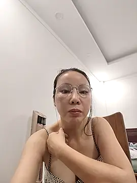 Snapshot of Famrita chatting on 05-30-26, 03:14 Famrita online show from 05-30-26, 03:14