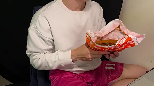 Snapshot of hao105 chatting on 02-15-26, 03:53 hao105 online show from 02-15-26, 03:53