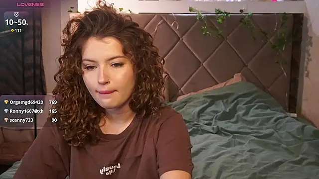 Snapshot of SueCurly chatting on 03-01-26, 08:44 SueCurly online show from 03-01-26, 08:44