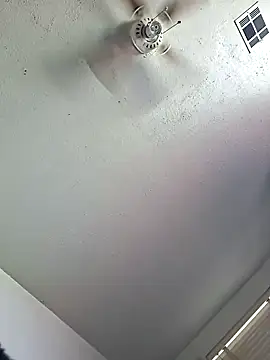 LadySn0w26 online show from 04-17-26, 03:04