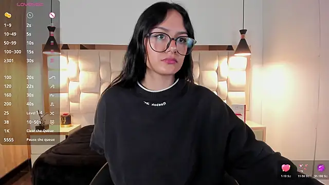 NiccolleHall online show from 02-17-26, 01:07