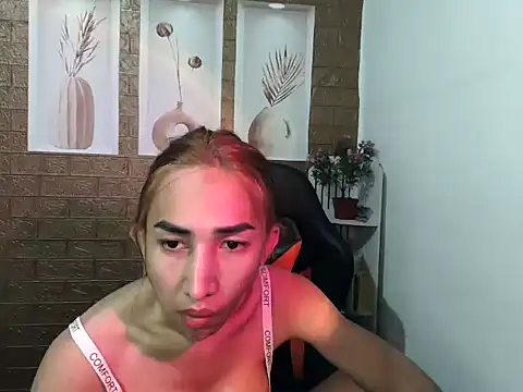 Snapshot of Yourhugedominant chatting on 01-15-26, 01:59 Yourhugedominant online show from 01-15-26, 01:59