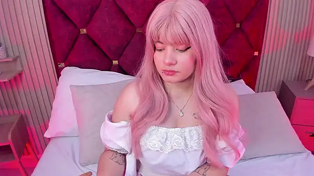 Snapshot of DakotaMoonn chatting on 02-27-26, 01:00 DakotaMoonn online show from 02-27-26, 01:00