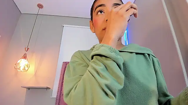 Scarlet Vixen  online show from 03-13-26, 12:45