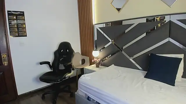 Ambarross  online show from 04-10-26, 01:27