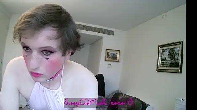 Snapshot of SissyCDMish chatting on 07-15-26, 01:11 SissyCDMish online show from 07-15-26, 01:11