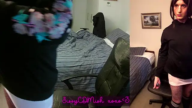 Snapshot of SissyCDMish chatting on 07-16-26, 03:51 SissyCDMish online show from 07-16-26, 03:51
