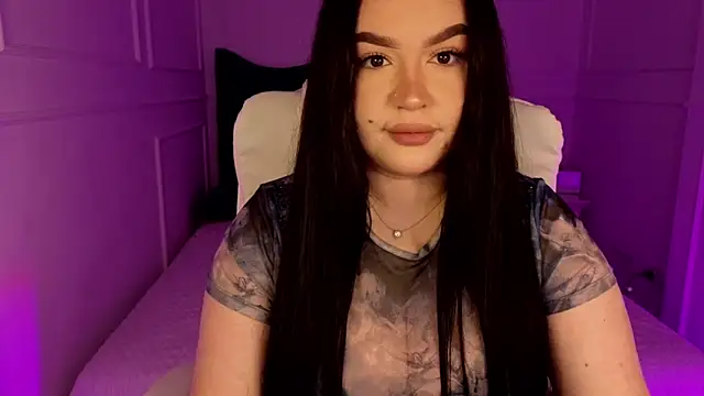 tinafox  online show from 04-06-26, 07:20