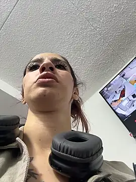 elodie rouge online show from 07-16-26, 12:33