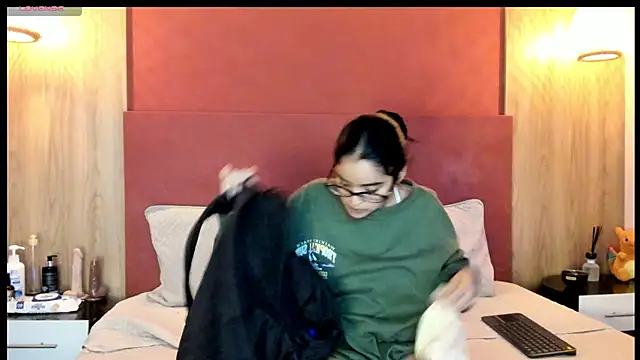 VanessaDoofenshmirtz online show from 05-23-26, 01:48