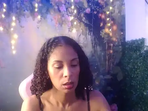 Snapshot of rosa_skinny chatting on 06-06-26, 08:57 rosa skinny online show from 06-06-26, 08:57