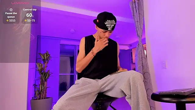 LennerCollins  online show from 04-05-26, 03:47