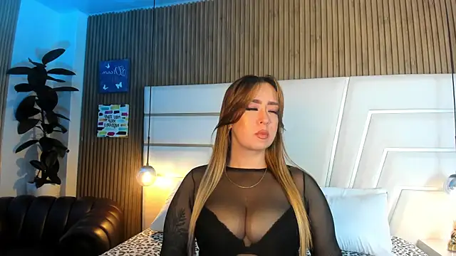 Xara Shadow online show from 04-14-26, 11:33